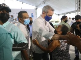 Presidente Abinader entrega más de 3 mil certificados en Hato del Yaque, Santiago