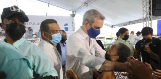 Presidente Abinader entrega más de 3 mil certificados en Hato del Yaque, Santiago