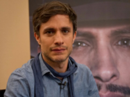 Gael García recibirá 40% de ventas de Johnnie Walker como indemnización