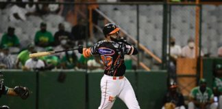 Toros blanquean a las Estrellas en el Corral