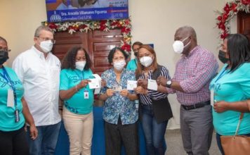 Inician entrega de bonos navideños a personas de escasos recursos de SPM