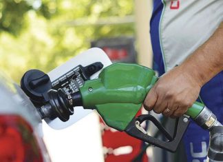 Precios de los combustibles permanecen estables con subsidio estatal de RD$875.3 millones