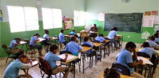 Estudio de Unesco: estudiantes dominicanos siguen por debajo del promedio de la región