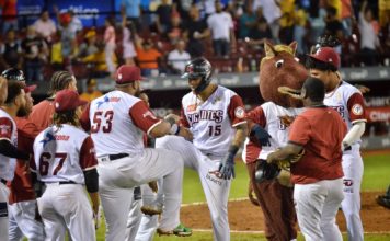 Con buen pitcheo y jonrón de Sirí, Gigantes se imponen a las Águilas