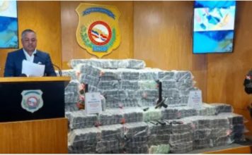 Incautan 850 paquetes de lo que se presume es cocaína en Boca Chica