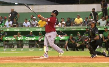 Con cuadrangular de Juan Francisco, Gigantes quedan solos en primer lugar
