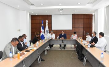 Gobierno dispone aumento salarial de 15.5% a favor de Operadores de Máquinas Pesadas