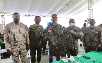 Presidente Abinader almuerza con militares de puestos en la Frontera