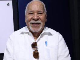 Presidente otorga Premio Nacional de Periodismo 2021 al locutor Ramón de Luna