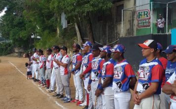 Menores Light consiguen último espacio para avanzar a los playoffs en Torneo de Softball Navidad 2021