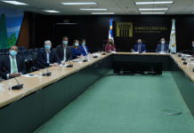 Gobernador Valdez Albizu recibe a la Asociación de Navieros y pasan revista a economía y avances del sector