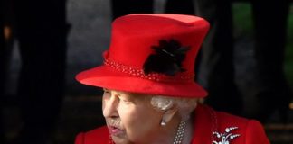 Policía detiene a intruso armado que merodeó fuera de castillo de Isabel II