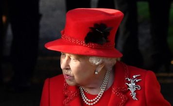 Policía detiene a intruso armado que merodeó fuera de castillo de Isabel II