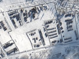 La crisis en Ucrania alarma al mundo. Su presidente pide mantener la calma