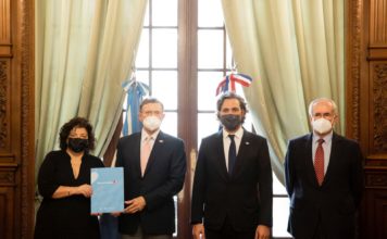 República Dominicana y Argentina firman convenios para trasplantes en niños