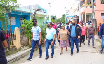 Alcalde Carlos Guzmán dispone construcción de aceras, contenes y otras obras pluviales en barrios de SDN