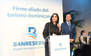 Chef Tita pone en alto la gastronomía dominicana en FITUR