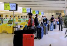 Viajar en avión duplica riesgo de contagiarse con Ómicron