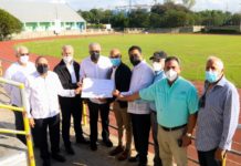 Gobierno realiza entrega 15 millones de pesos para finalizar estadio Olímpico de Moca