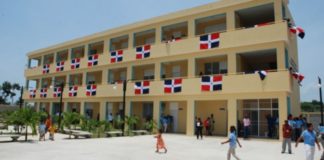 Presidente de ADP afirma escuelas no están listas para iniciar docencia mañana