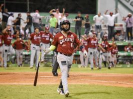 Ozuna y Alberto dan triunfo a los Gigantes y toman ventaja 2-1 en la Serie Final