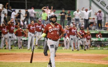 Ozuna y Alberto dan triunfo a los Gigantes y toman ventaja 2-1 en la Serie Final