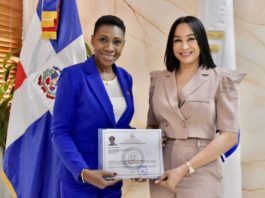 Legendaria voleibolista, Mireya Luis, recibe la nacionalidad dominicana