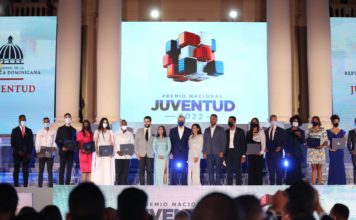 Presidente Abinader preside Premio Nacional de la Juventud 2022 dedicado al emprendimiento e innovación