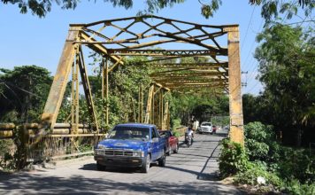 Obras Públicas cierra tránsito de vehículos pesados por el puente Sabaneta sobre río Camú en La Vega
