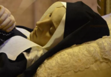 La niña que vio 18 veces a la Virgen de Lourdes y permanece incorrupta y los milagros que confirmó la ciencia