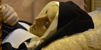 La niña que vio 18 veces a la Virgen de Lourdes y permanece incorrupta y los milagros que confirmó la ciencia