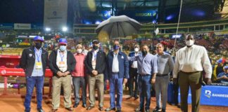 Ministro de Obras Públicas lanza primera bola del partido entre RD y Venezuela en SC 2022