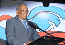 Muere el periodista deportivo Roosevelt Comarazamy