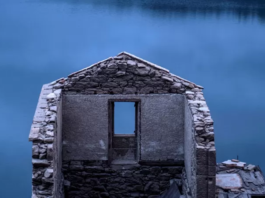 Aceredo, el pueblo fantasma en España que emergió del agua después de tres décadas