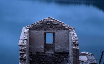 Aceredo, el pueblo fantasma en España que emergió del agua después de tres décadas