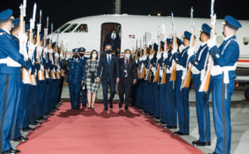 Presidente Abinader llega a Santiago de Chile para participar en la toma de posesión del presidente electo, Gabriel Boric Font