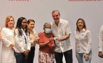 Presidente Abinader se reùne con representantes de 235 juntas vecinos de La Vega