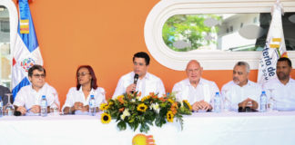 Ministro de Turismo presenta diseño de lo que será el Pueblo de los Pescadores en Las Terrenas