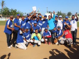 Delfines de la Cruz se coronan campeones del XXXVI Torneo de Softball de la Liga Profesor Noé Brito Bruno
