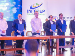 Presidente califica de proyecto educativo revolucionario acuerdo INFOTEP, PUCMM y Domínico Americano