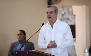 Abinader: “Peña Gómez fue un ejemplo de perseverancia, lucha y de pasión que debe servir de ejemplo a la Juventud”