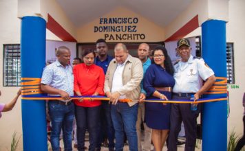 Alcalde Carlos Guzmán reinaugura centro comunal para realizar talleres, cursos técnicos y otras actividades