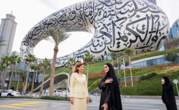 Vicepresidenta sostiene encuentro con la diáspora dominicana en Dubái; destaca sus aportes al país