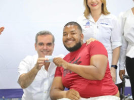 Presidente Luis Abinader entrega 3,000 nuevas tarjetas Supérate en Monte Plata