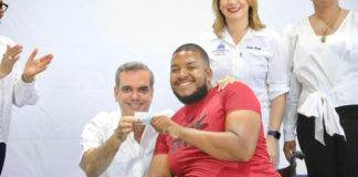 Presidente Luis Abinader entrega 3,000 nuevas tarjetas Supérate en Monte Plata