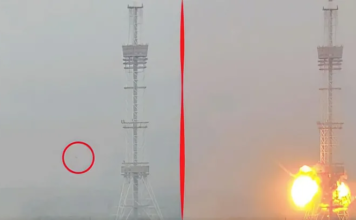 Momento en el que misil ruso impacta torre de televisión de Kiev: cinco muertos