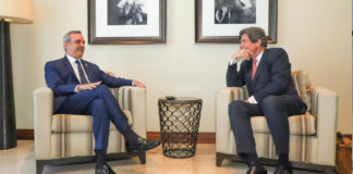 Subsecretario de Estado de EEUU destaca excelente manejo del presidente Abinader frente al COVID-19