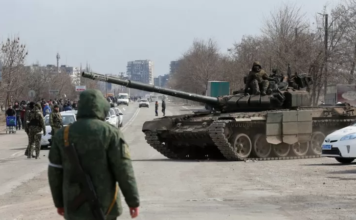 Ucrania rechaza el ultimátum de Rusia para la rendición de Mariúpol, la estratégica ciudad sitiada por las fuerzas rusas