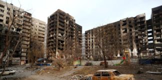 ‘Por las noches sueño con Mariúpol’: nueve testimonios de supervivencia del asedio ruso