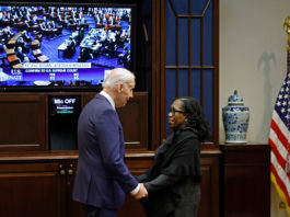 Confirman a la jueza Ketanji Brown Jackson como la primera mujer negra en la Corte Suprema de Justicia
